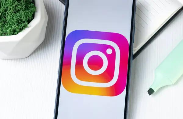 How to View Private Instagram Photos in a Browser