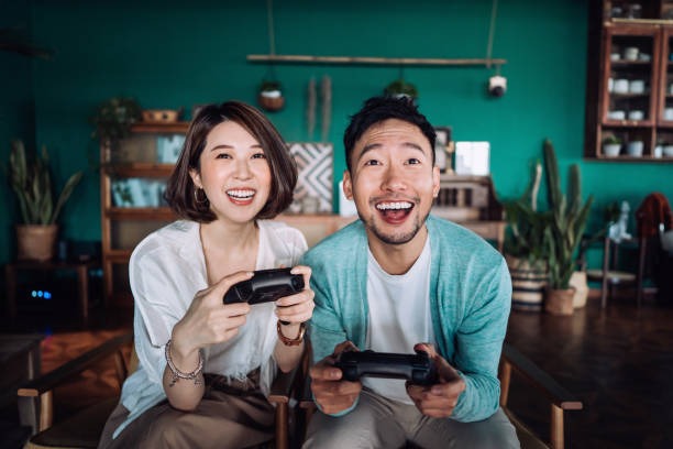 What Makes popular online games So Engaging